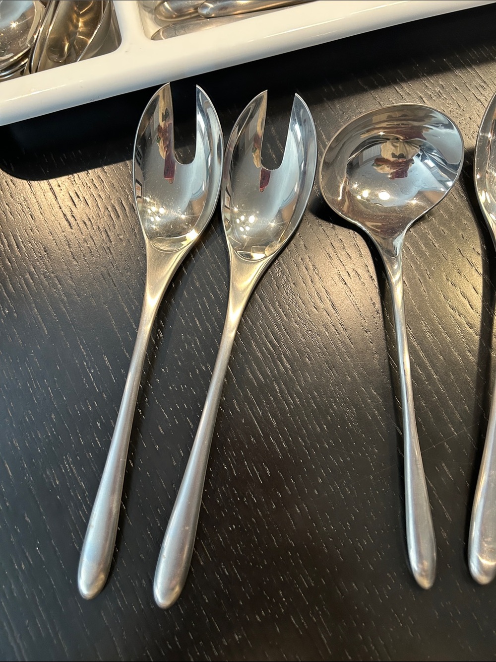 Rosenthal Taille 70 Piece Polished Silver Stainless Flatware Set - Picture 6 of 12
